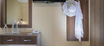 HOTEL AGNI ON THE BEACH 