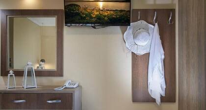 HOTEL AGNI ON THE BEACH