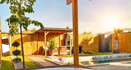 Utopia Deluxe Bungalov