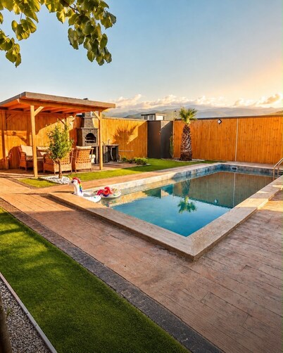 Utopia Deluxe Bungalov