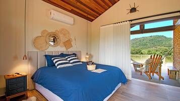 Cortinas blackout, tabla de planchar con plancha y wifi gratis