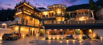 HillCouch Resort