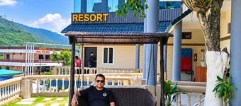 HillCouch Resort