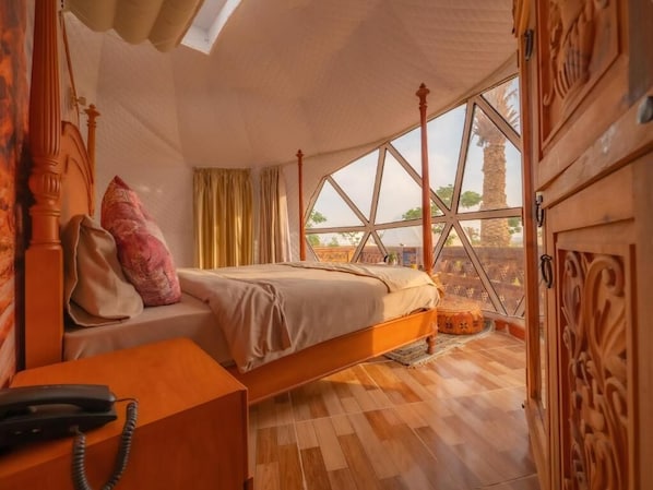 Deluxe Double Room, Garden View