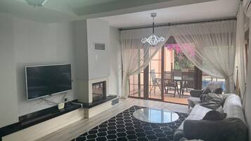 Deluxe Villa | Living area