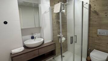 Deluxe Villa | Bathroom