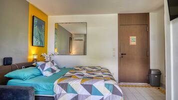 1 bedroom, internet, bed sheets
