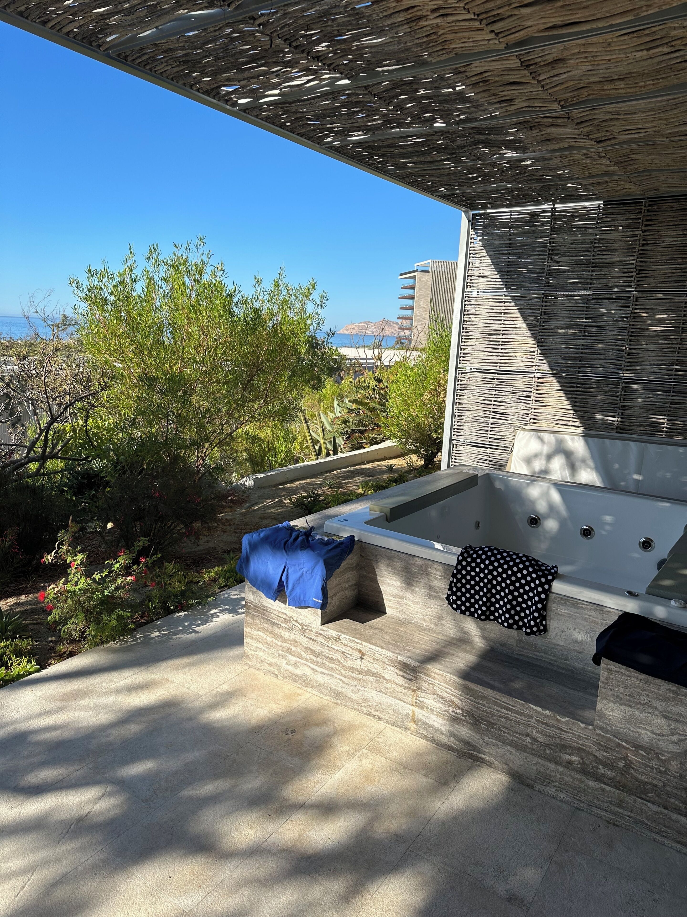 Luxury Double Room, Ocean View | Outdoor spa tub