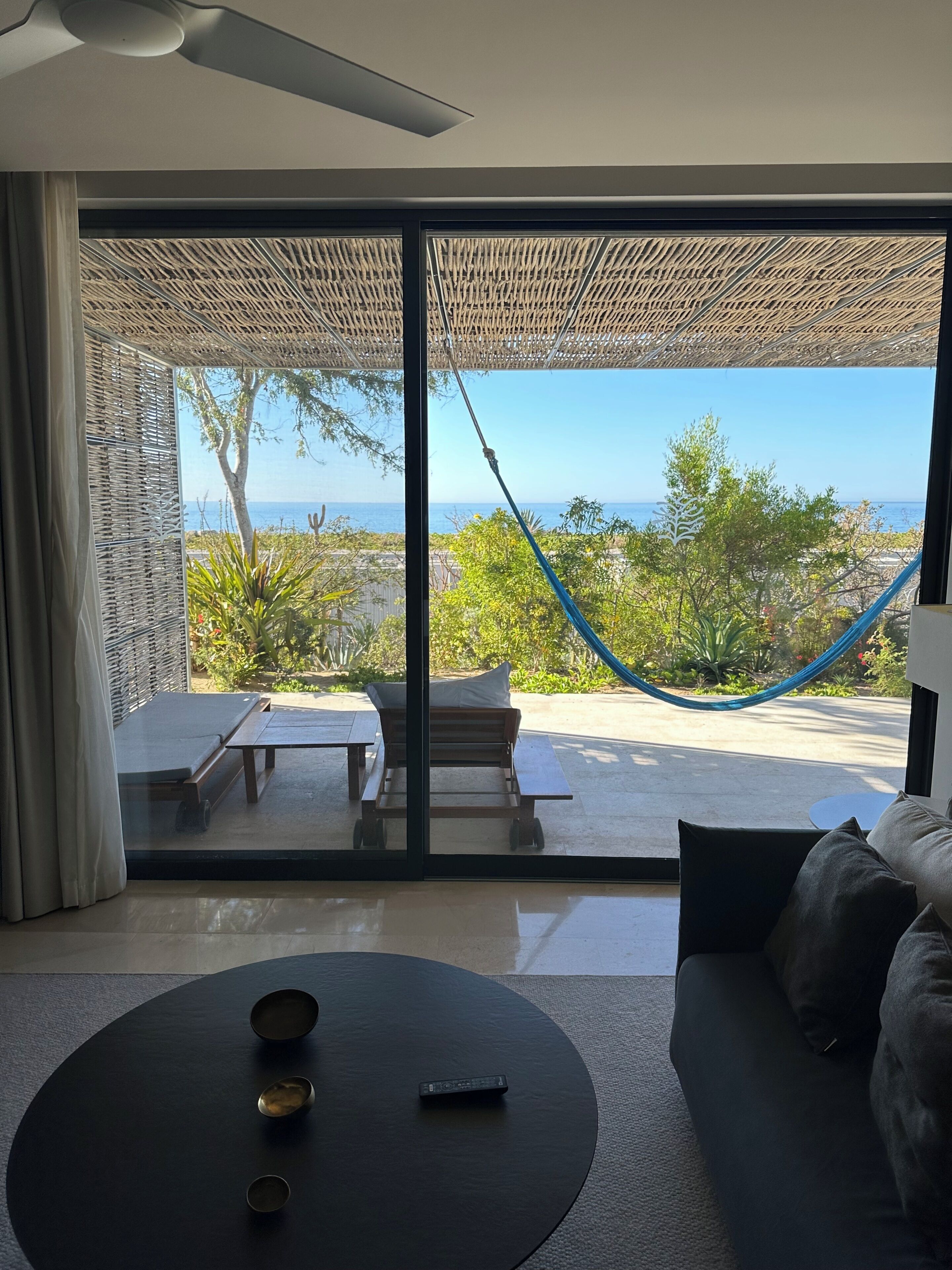 Luxury Double Room, Ocean View | Living area