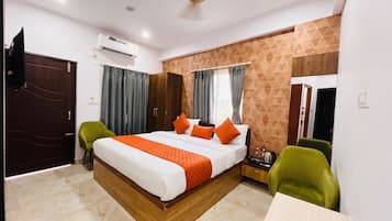 Deluxe Room | Desk, laptop workspace, WiFi (free)