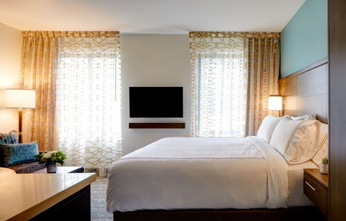 Hearing Accessible Studio Suite w/ Free Breakfast
