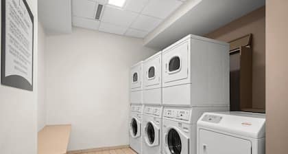 Accessible Studio w/ Full Kitchen | Free Breakfast