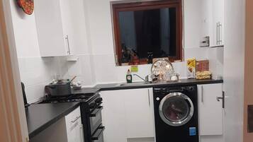 Frigorífic, microones, forn i placa de cuina