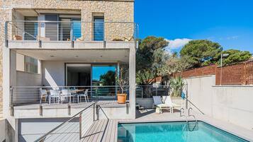 Chalet | Pool | Indoor pool, outdoor pool