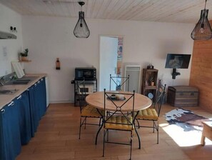 Dining - Alzeau Socket Housing (Lacombe)
