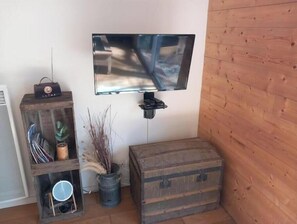 Interior - Alzeau Socket Housing (Lacombe)