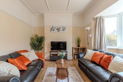 Entire Sketty Home, Gower and City Centre access