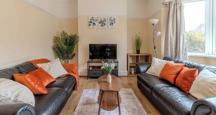 Entire Sketty Home, Gower and City Centre access