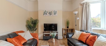 Entire Sketty Home, Gower and City Centre access