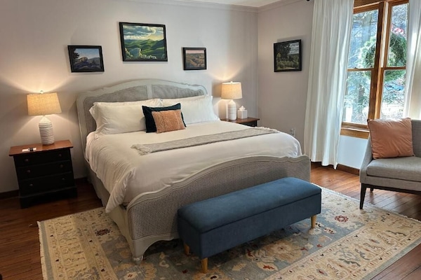 Double Room, Garden View (Linville) | Blackout drapes, iron/ironing board, WiFi (free)