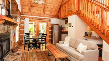 Cabin, Garden View | Living area