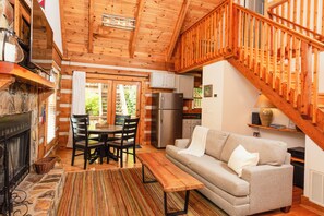 Cabin, Garden View | Living area - Lovill House Inn (Boone)