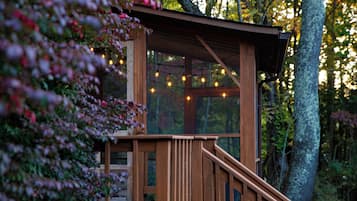 Cabin, Garden View | Property grounds