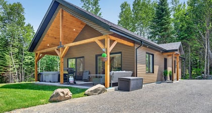 Spa & Lake access | Le Bois Loup