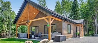 Spa & Lake access | Le Bois Loup