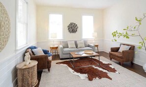 TV, offices - Brand New - Downtown 2 Bedroom (Charleston)
