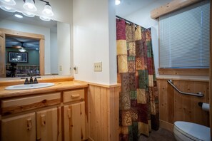Bathroom - The Bent Paddle Private Lodge at Timber Bay (CB14) (Babbitt)