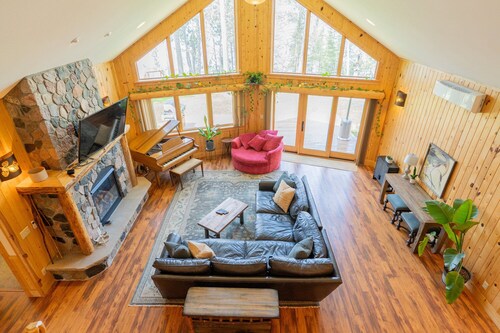 The Hefty Logger Private Lodge at Timber Bay (CB15)