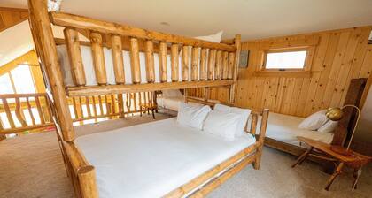 The exclusive "Owner’s Edition": The Hefty Logger Lodge