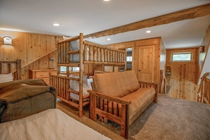 Room - The Hefty Logger Private Lodge at Timber Bay (CB15) (Babbitt)