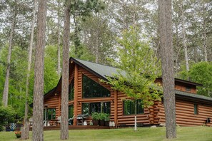 Exterior - The Hefty Logger Private Lodge at Timber Bay (CB15) (Babbitt)