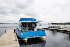 Miscellaneous - The Sunfish House Boat at Timber Bay (HB02) (Babbitt)