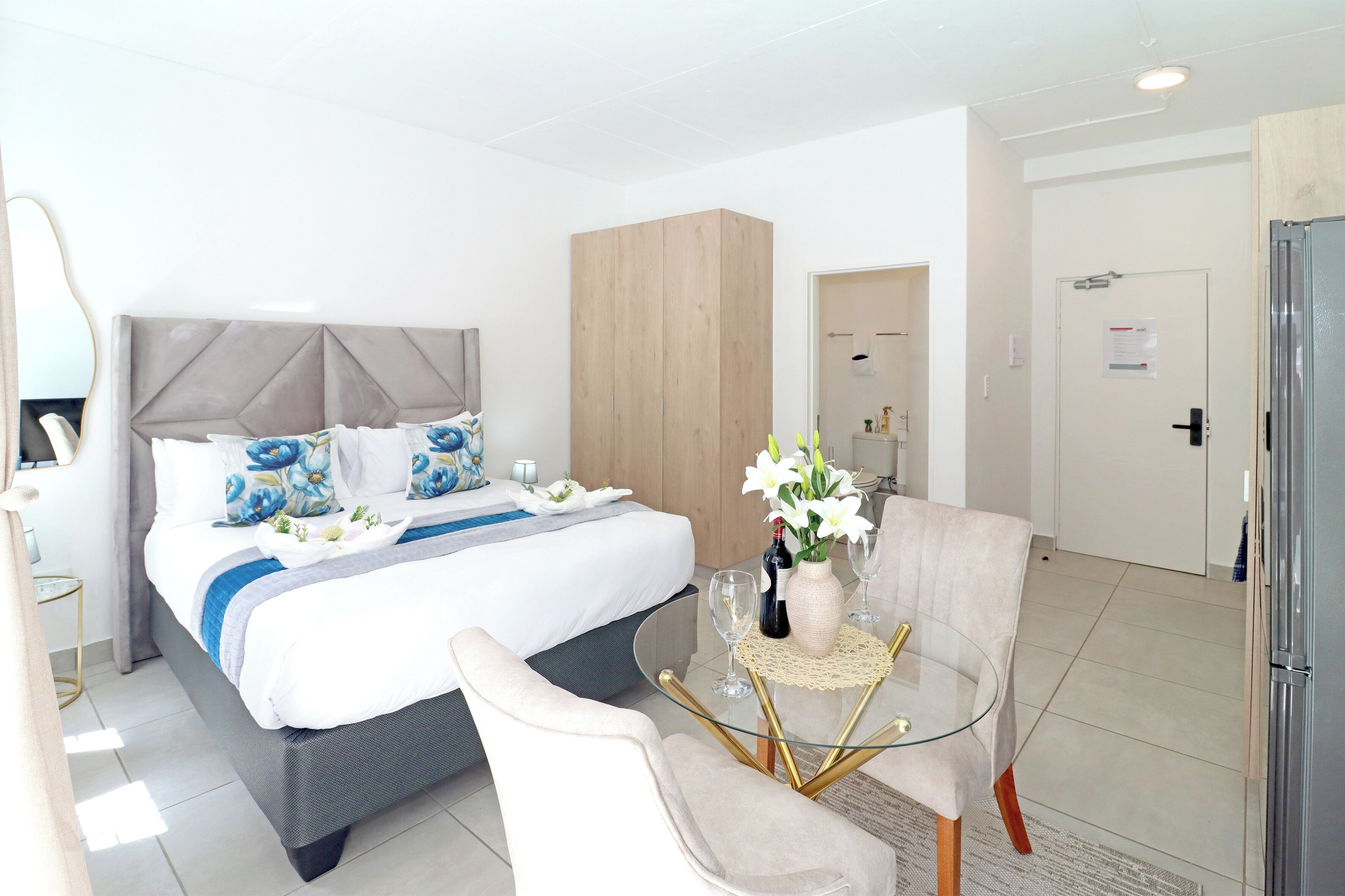 1 bedroom, desk, iron/ironing board, WiFi (free)