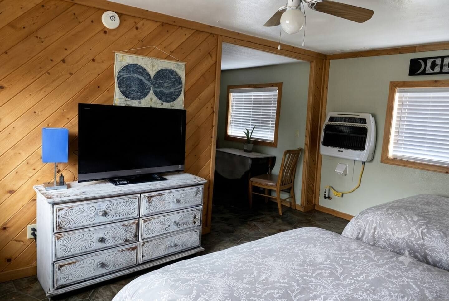 WiFi (free), bed sheets