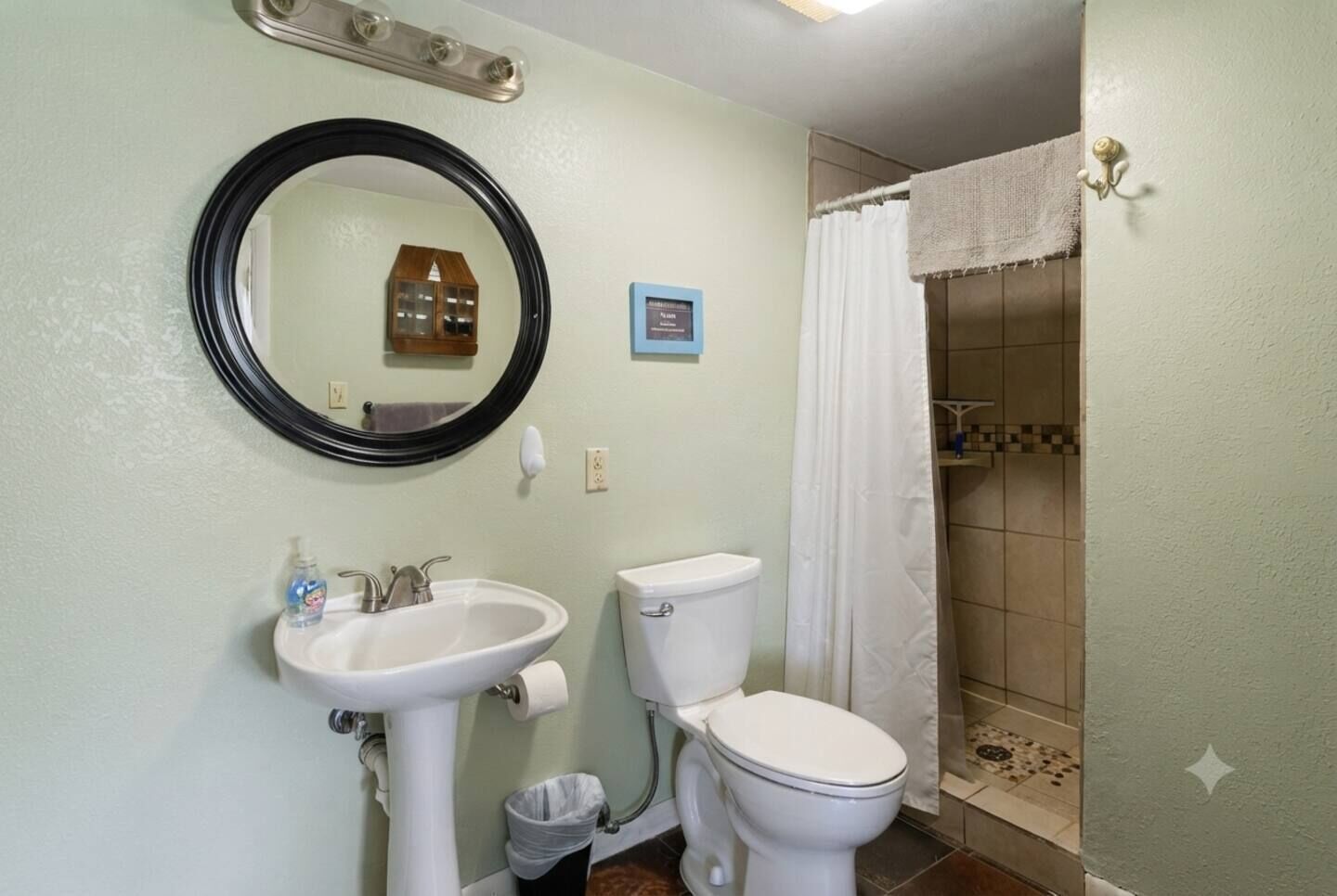 Shower, towels, soap, shampoo