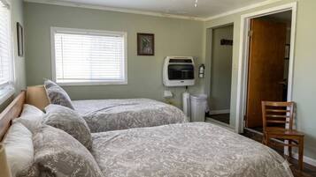 1 bedroom, WiFi (free), bed sheets