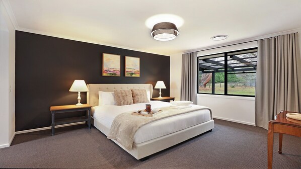 Iron/ironing board, travel crib, WiFi, bed sheets