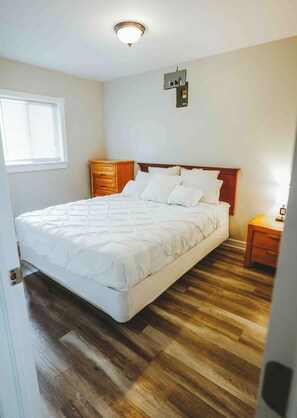 Room - Robin Cottage - 2 Bedroom (Trent Lakes)