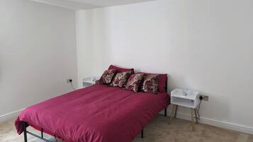 3 Schlafzimmer, Bügeleisen/Bügelbrett, WLAN, Bettwäsche