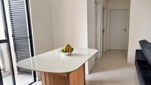 Premium-Apartment, 2 Schlafzimmer, Poolzugang | Esszimmer
