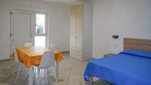 1 室のベッドルーム、WiFi、ベッドシーツ