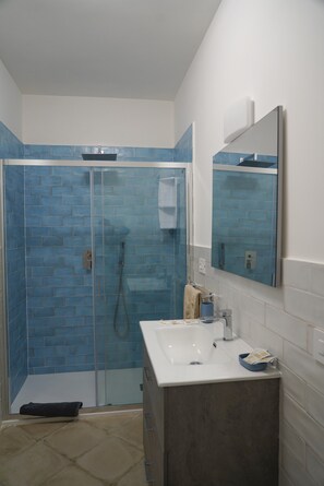 Bathroom - Oliblu Holiday Home – Standard Corolea Studio (Vibonati)