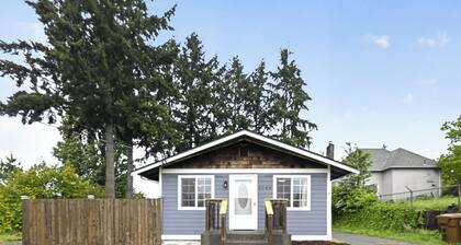 2 Bed Cottage, Close to Tacoma Mall, Freeways
