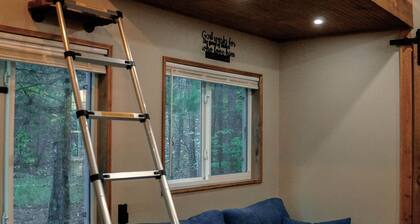 Slumbering Springs Tiny Cabin