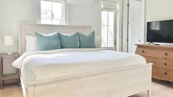 2 bedrooms, iron/ironing board, WiFi