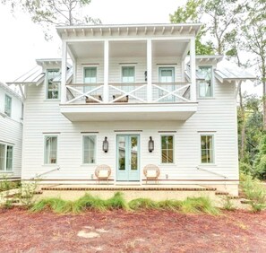 Exterior - Corley Cottage - 2-bdr, Includes 2 Bikes & Moke. (Bluffton)